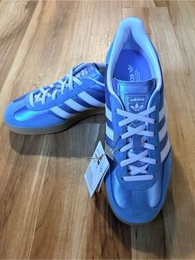 adidas Originals Gazelle Shoes - Metallic Light Blue / White size 7